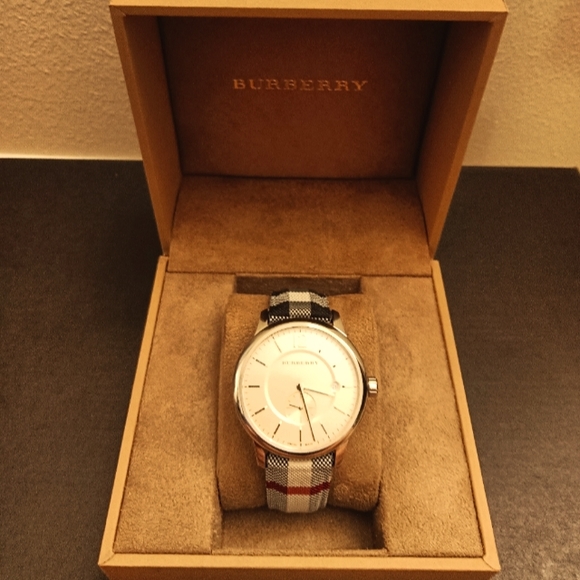 Burberry Watch - Picture 1 of 4